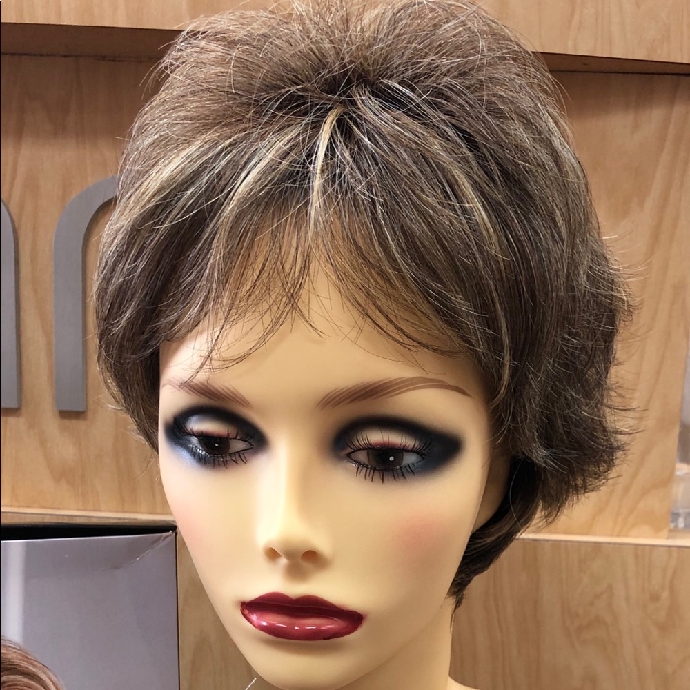 Toni Brattin Synthetic Brown Blonde Wig. New